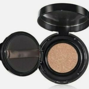 Fmg LOVE kiss me cushion highlighter NIB  shade is Golden Lily